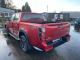 Isuzu D-Max Double Cab 1.9 163PS 4WD AT V-Cross - Isuzu D-Max mit 3 Türen