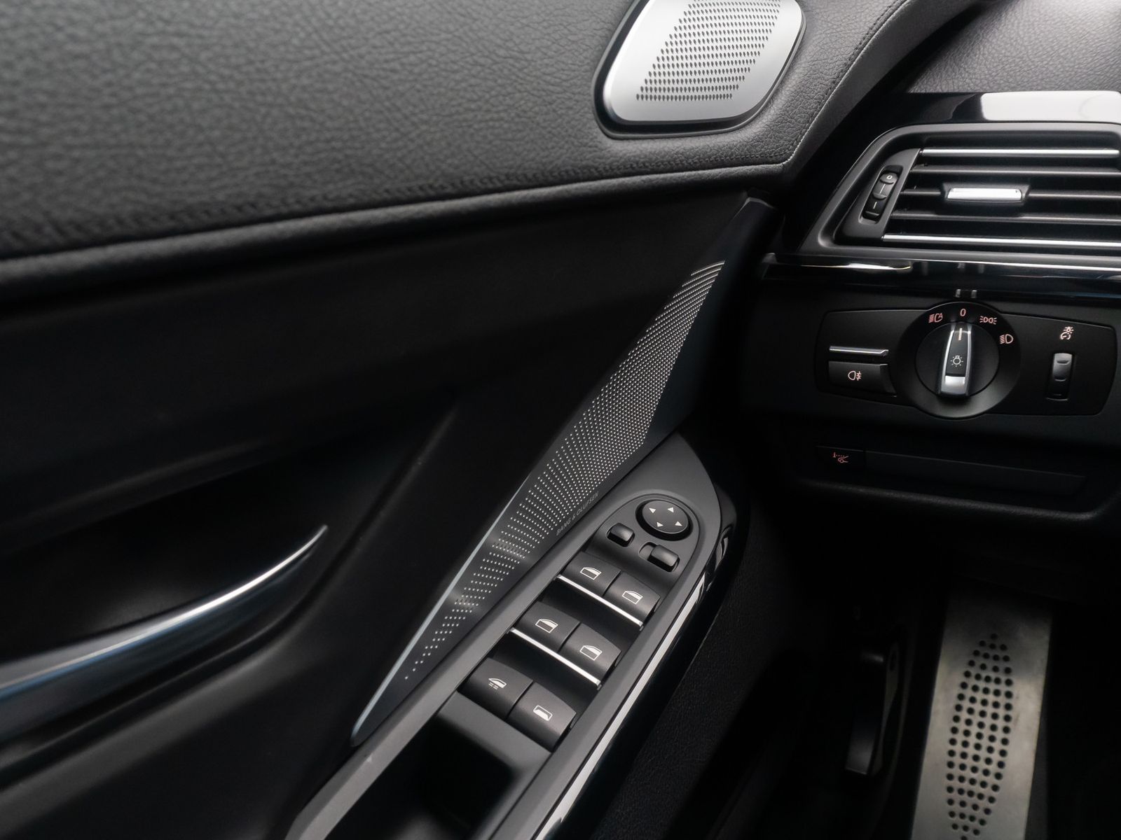 Fahrzeugabbildung BMW M6 Cabrio 360&deg; HUD B&O SoftClose Komfort 20Zoll