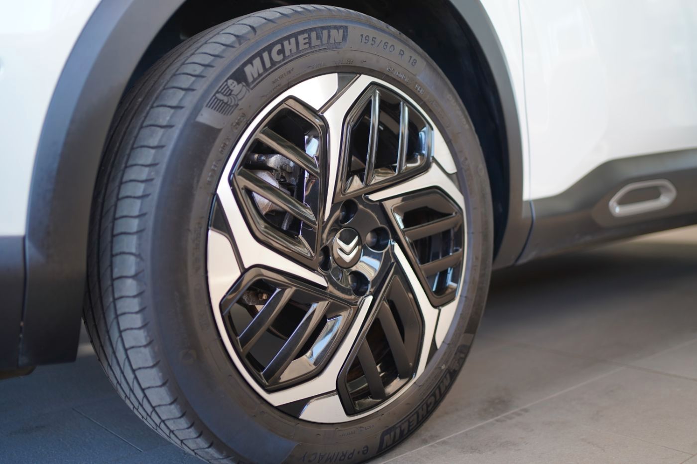 Fahrzeugabbildung Citroën C4 PureTech 130 Max Sitzheizung Navi DAB Klima