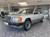 Mercedes-Benz 190E Oldtimer/1. Hand/Scheckheft/Automatik - silberne Mercedes-Benz 190