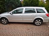 Opel Astra Caravan 1.8 Benzin 125PS Autom. WENIG KM! - Opel aus 2005: Kombi