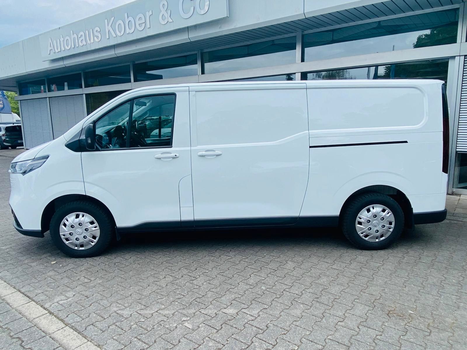 Fahrzeugabbildung Maxus eDeliver 7 L2 3,5t 3SIT+LED+NAVI+SHZ+KAMER+ACC+