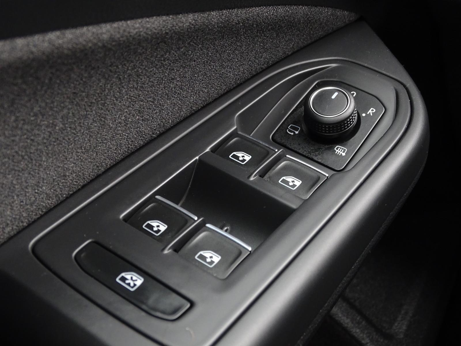 Volkswagen Golf VIII 16V TSI Life LED ACC Android Apple USB, миниатюра 26