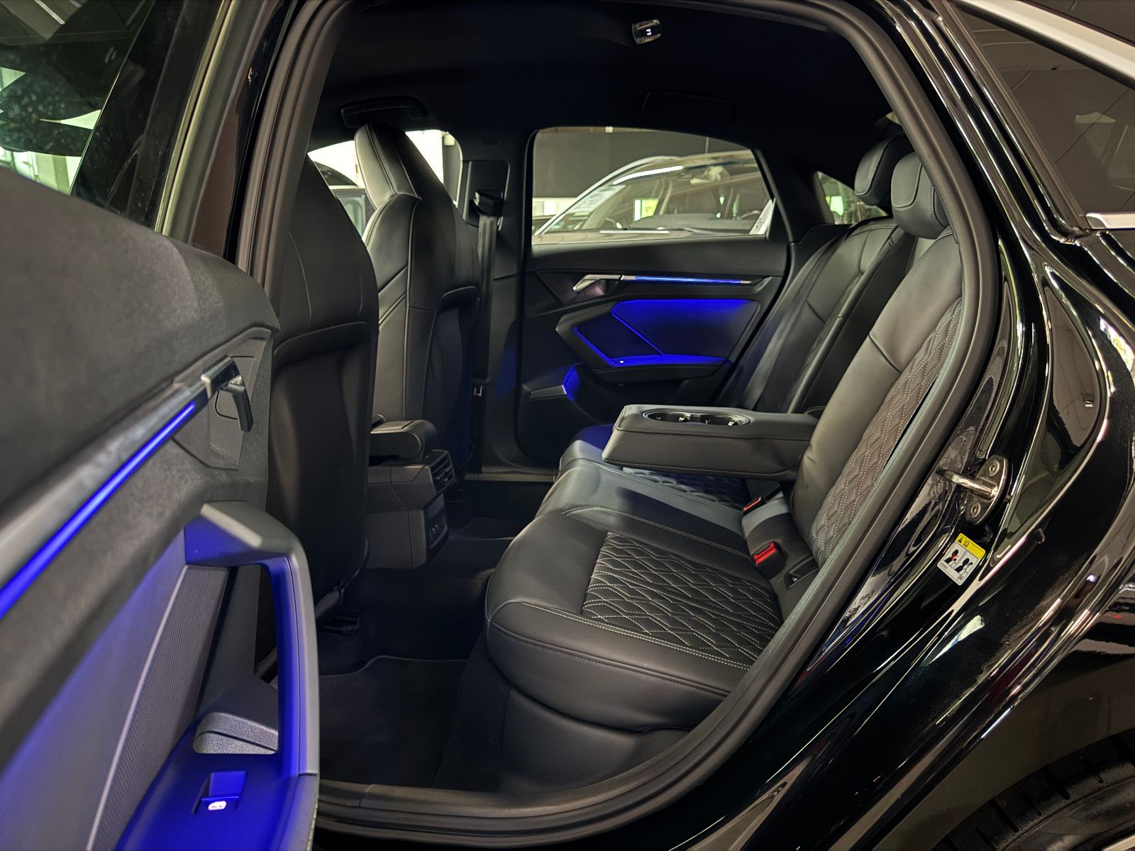 Fahrzeugabbildung Audi A3 40 TDI LIM. QUATTRO 3X S-LINE RS3 S-SITZE B&0