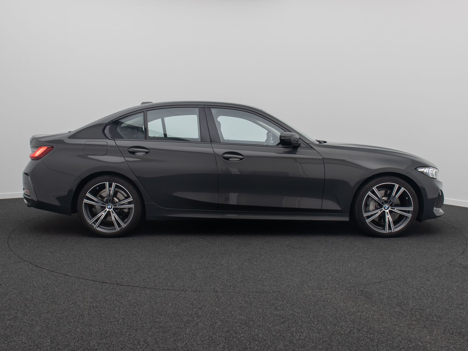 Fahrzeugabbildung BMW 330i xD Komfort DAB HiFi Leder M Sport 19Zoll