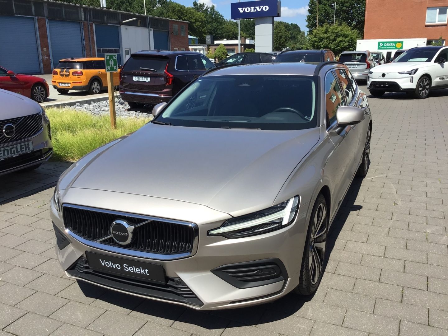 Volvo V60 B3 (Benzin) Core Navi Cam imagem 2