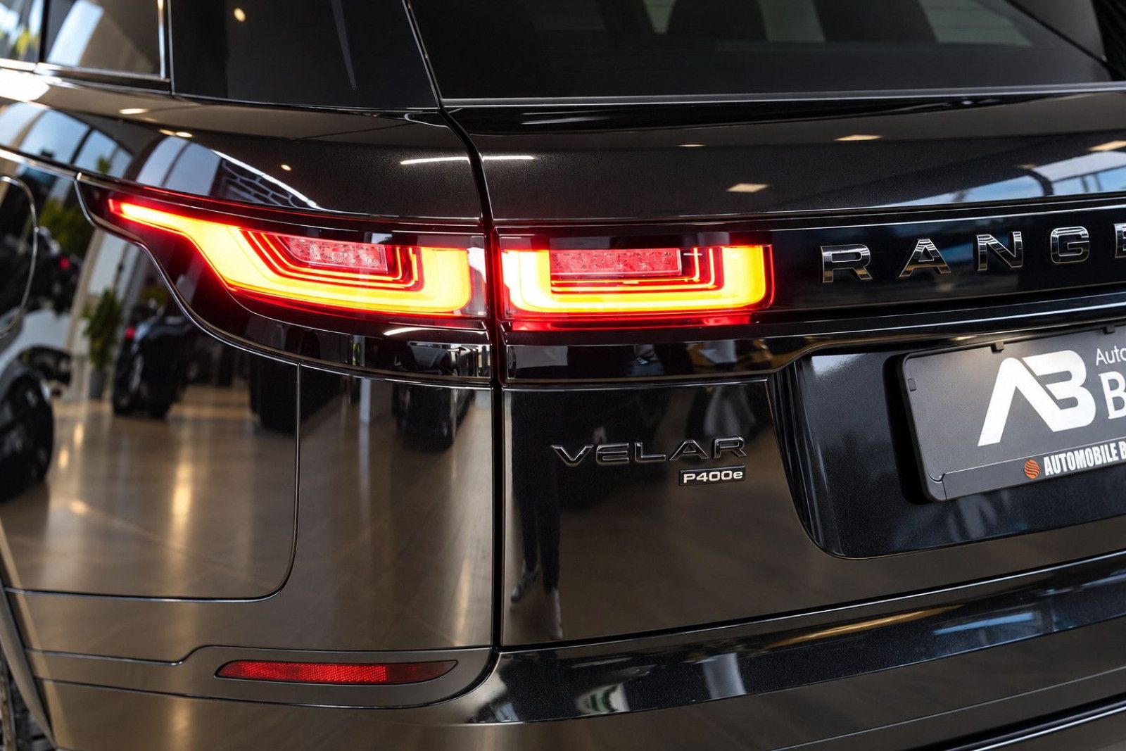 Fahrzeugabbildung Land Rover Range Rover Velar P400e *Panorama*Meridian*Kam