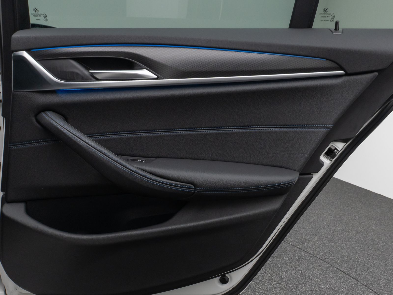 Fahrzeugabbildung BMW 530e M Sport Panorama 360°Laser HUD Komfort 20"