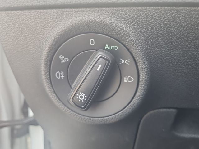 Fahrzeugabbildung SKODA Karoq 1,5 TSI DSG Sportline NAVI LED MATRIX AHK