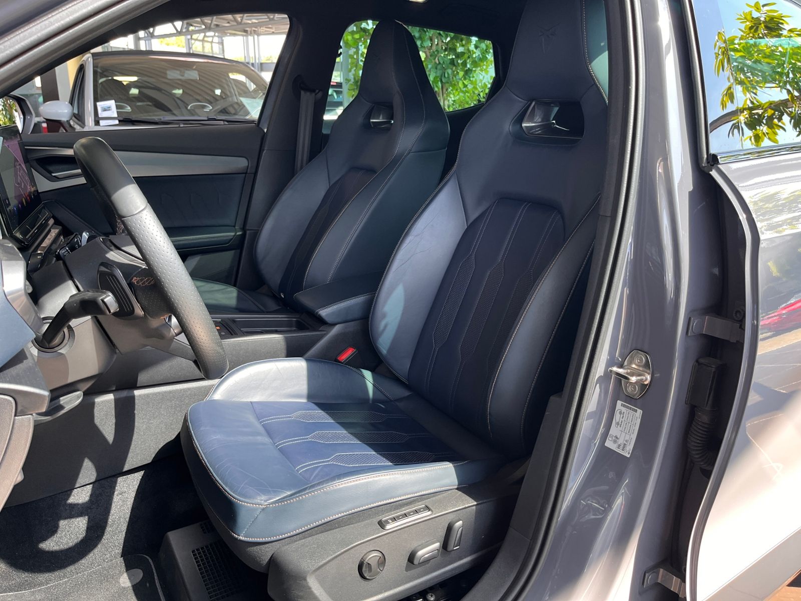 Fahrzeugabbildung CUPRA Formentor VZ 4Drive AHK PANO LEDER BEATS 19"