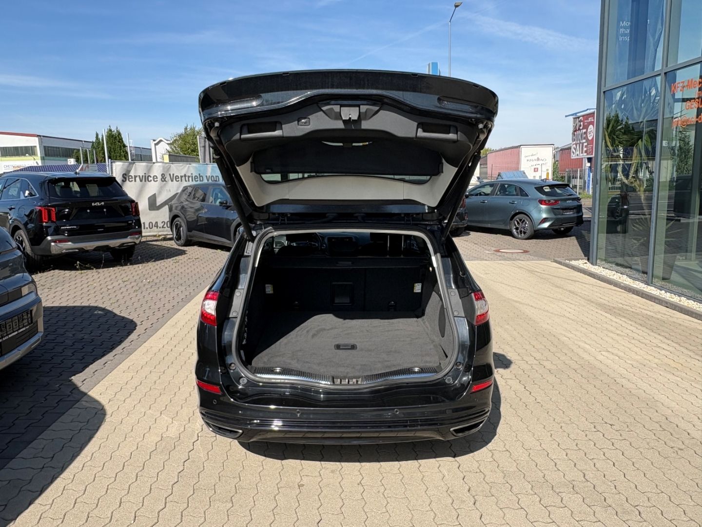 Fahrzeugabbildung Ford Mondeo Titanium elek Heckkl Memory totWinkAss