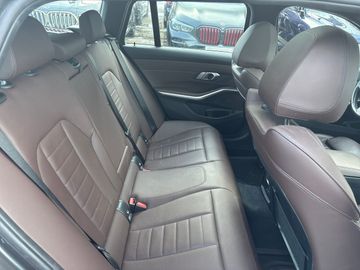 BMW 330e XDRIVE A M Sport Head-Up HiFi DAB LED WLAN