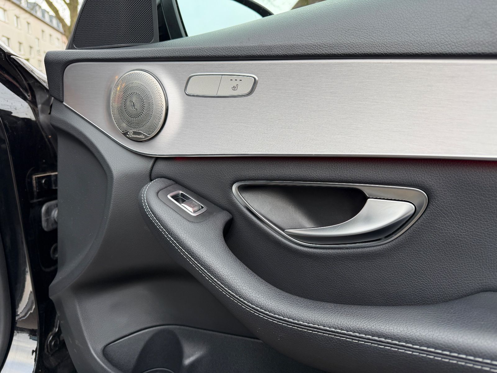 Fahrzeugabbildung Mercedes-Benz C 180 AMG*LED*SCHIEBEDACH*ALCANT*BURMESTER*KAMER