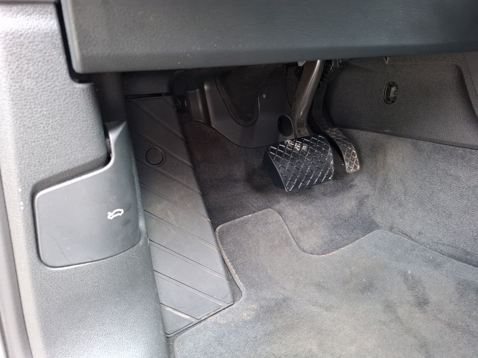 Fahrzeugabbildung Audi Q5 40 TDI Q S-line S-tronic LED AHK Navi GRA PDC