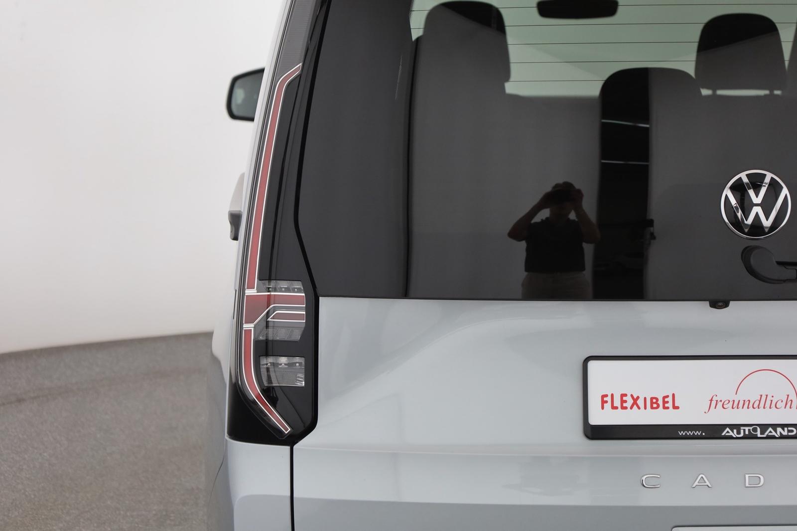 Volkswagen Caddy Maxi 1.5 TSI DSG Kamera 7-Sitzer AHK