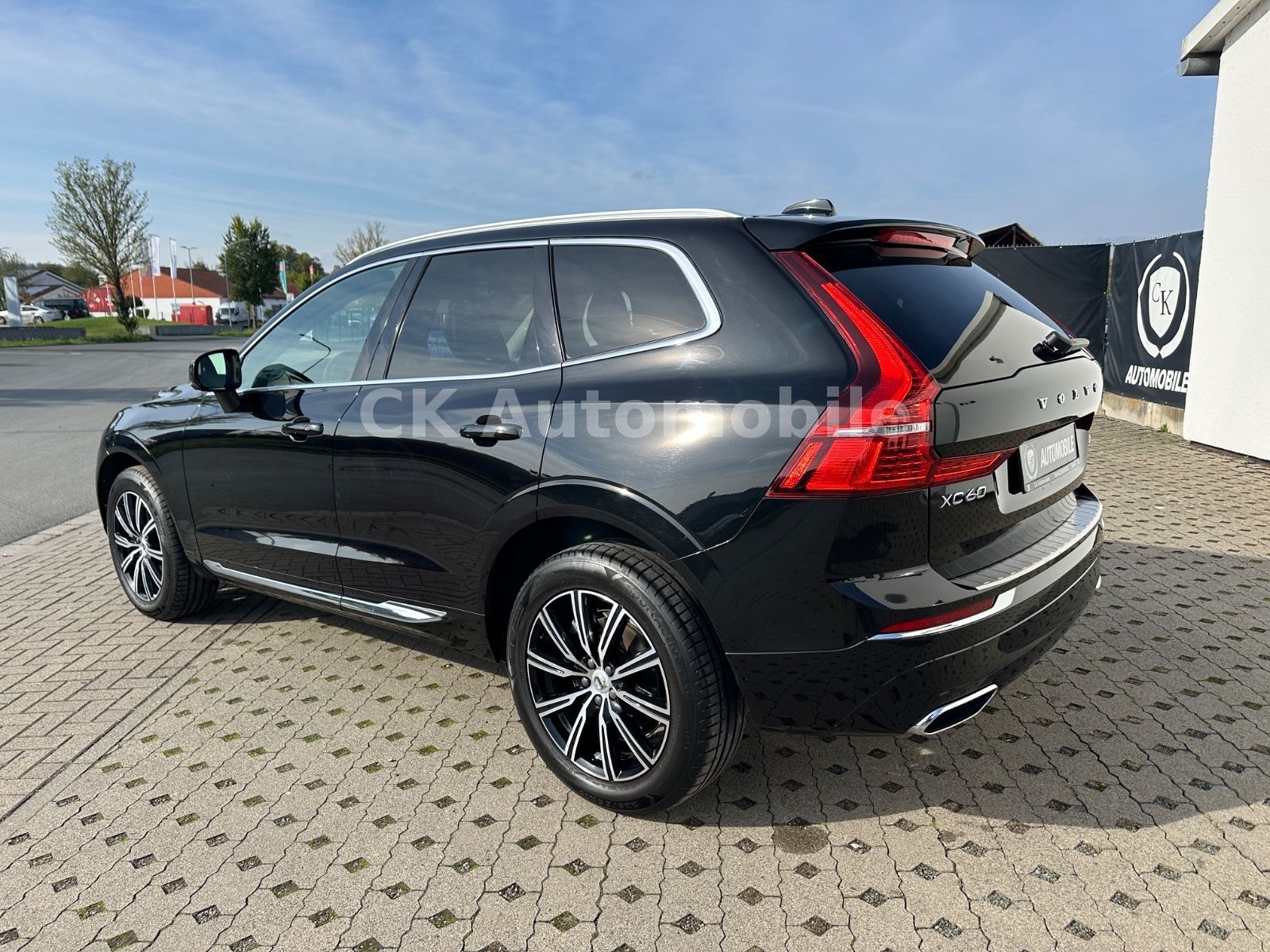 Fahrzeugabbildung Volvo XC60 B4 Inscription 2WD/Leder/Pano/LED/BLIS/360°