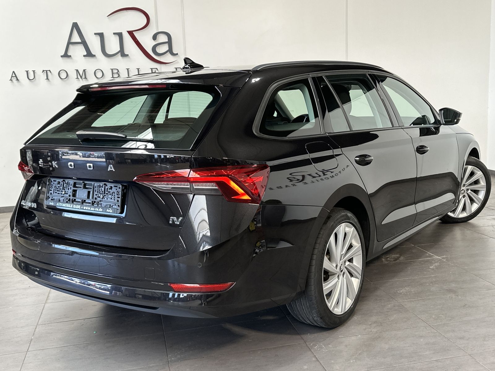 Fahrzeugabbildung SKODA Octavia Ambition iV 1.4 TSI DSG NAV+LED+ACC+18ZO