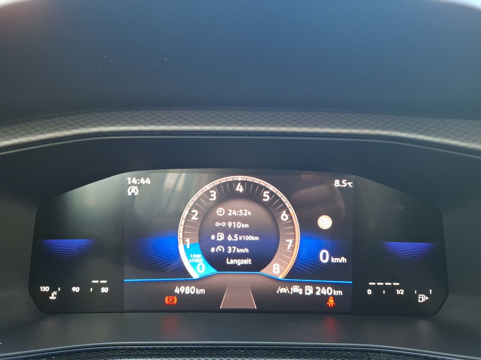 Fahrzeugabbildung Volkswagen T-Cross TSI Life LED CarPlay AID ACC PDC SH LM