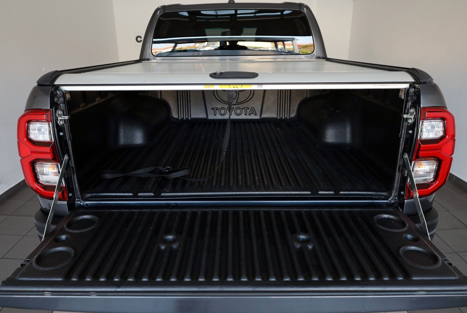 Fahrzeugabbildung Toyota Hilux 2.8 D-4D Invincible,4x4 Doka,CarPlay,Rollo