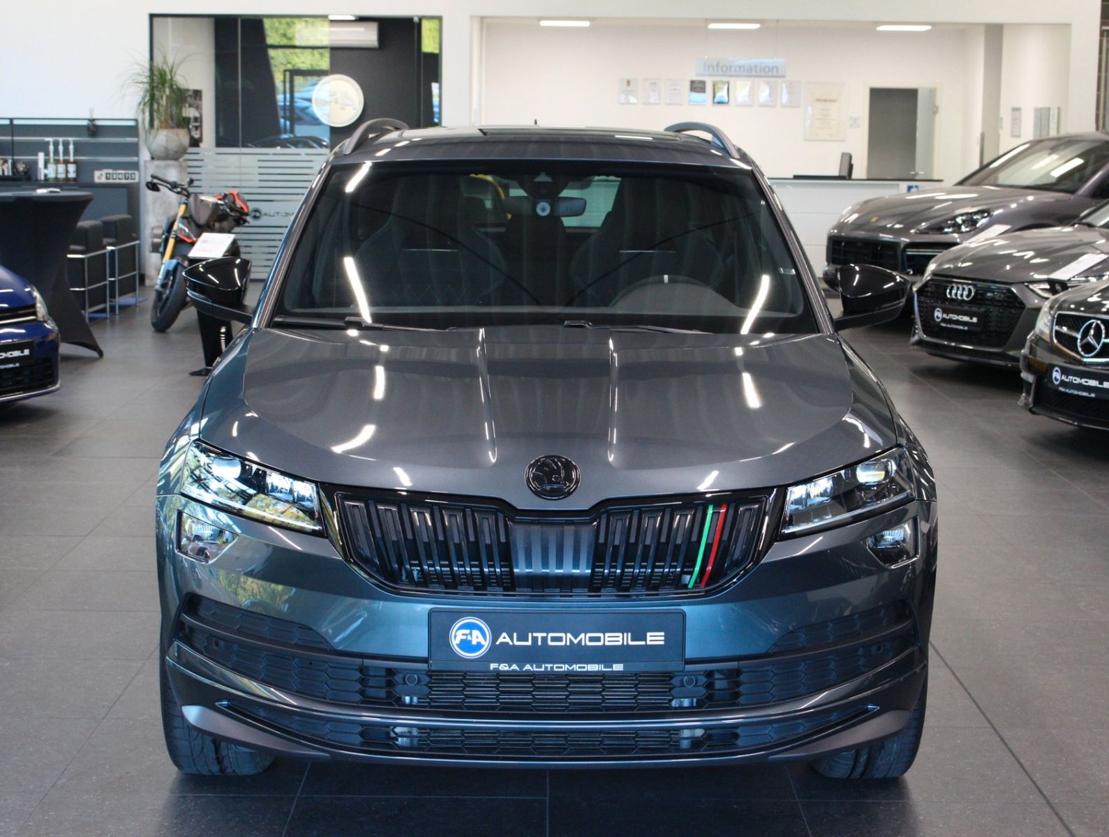 Fahrzeugabbildung SKODA Karoq Sportline 2.0 TSI 4x4 DSG*1.Hand*AHK*LED