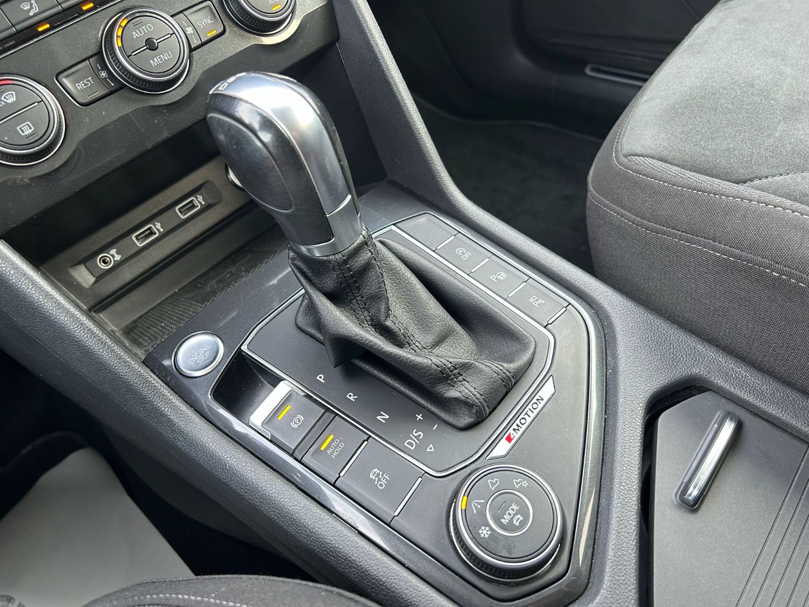 Fahrzeugabbildung Volkswagen Tiguan Allspace 4Motion°7 Sitzer°DSG°AHK°LED°