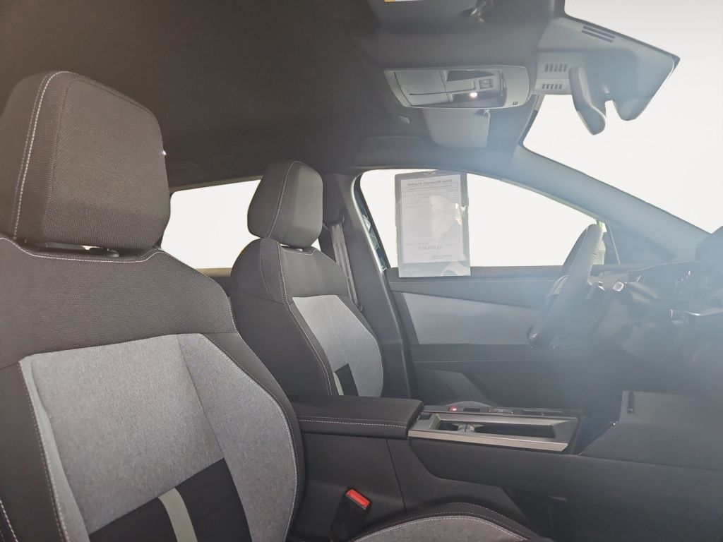Fahrzeugabbildung Opel Grandland 1.2 DI Hybrid 48 V AT Edition