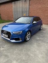 Audi RS3 B&O, PANO, RS-Abgasanlage & Sitze 280 km/h - blaue Audi RS3