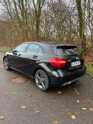 MERCEDES-BENZ A 180