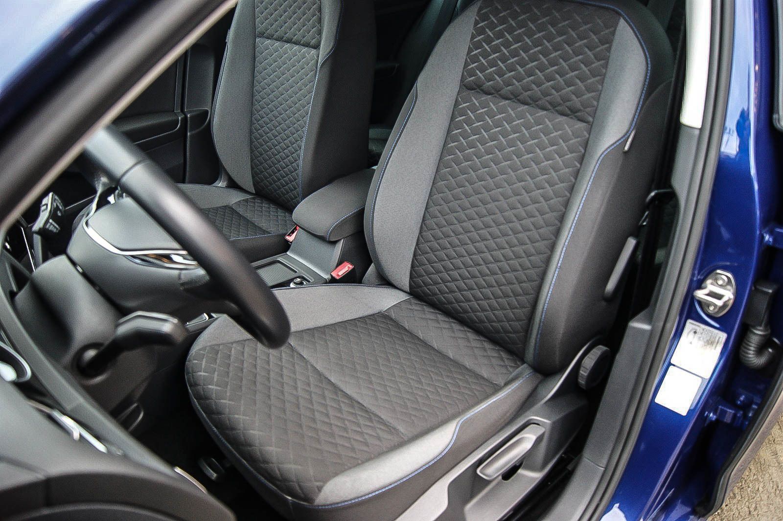 Fahrzeugabbildung Volkswagen Golf VII Variant 1.0 TSI Join NAVI PDC SZHG AHK