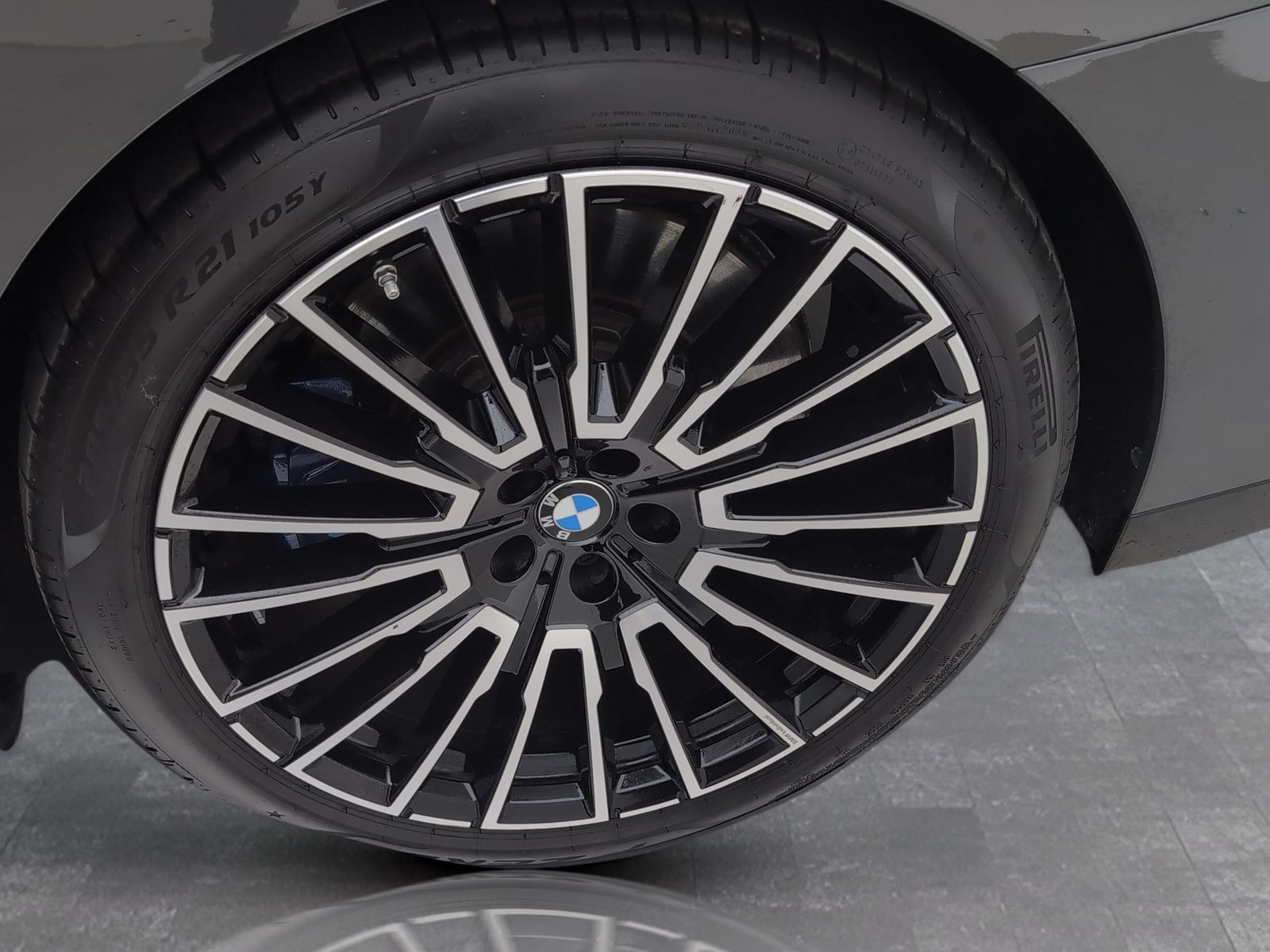 BMW M760 - Bild 17