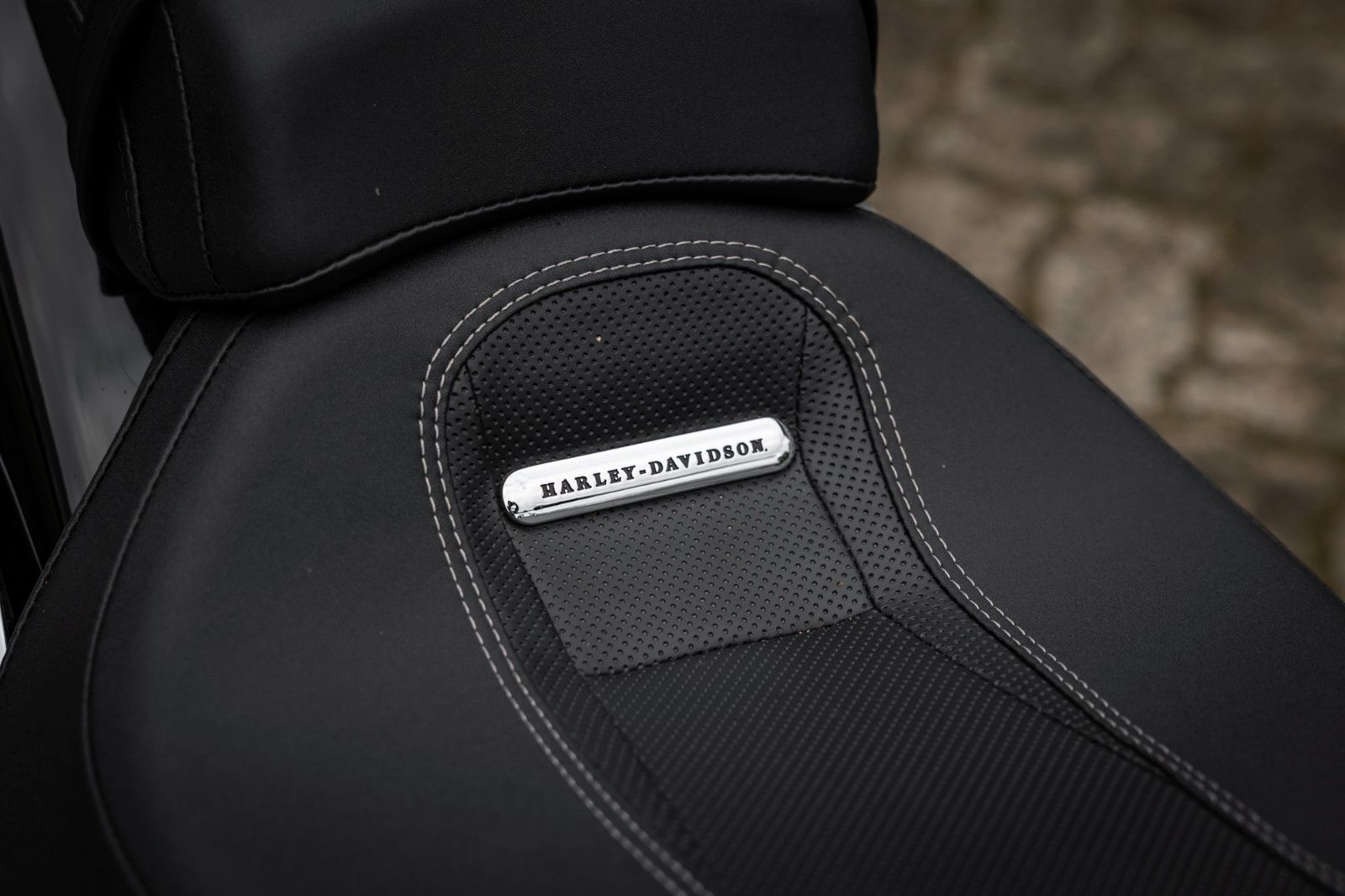 Fahrzeugabbildung Harley-Davidson FXBR Breakout 117 cui MY24 - JEKILL & HYDE