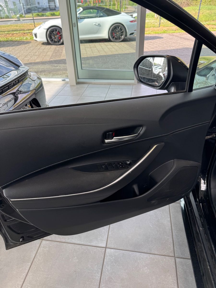 Fahrzeugabbildung Toyota Corolla Touring Sports Hybrid Basis