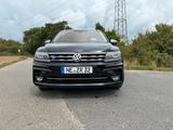 Volkswagen Tiguan Allspace 2.0 TDI Highline R Line DSG  - Volkswagen Tiguan Allspace in Düsseldorf
