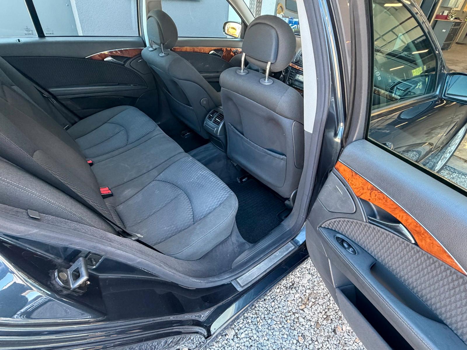 Mercedes-Benz E280 2005 — photo 16