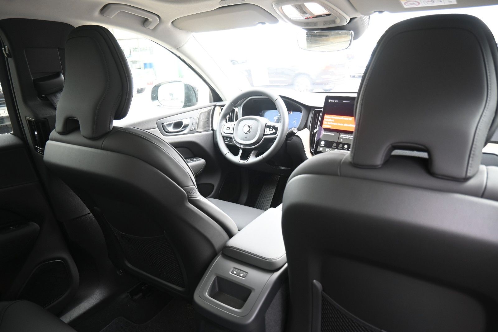 Fahrzeugabbildung Volvo XC60 Recharge T6 AWD Plus Dark