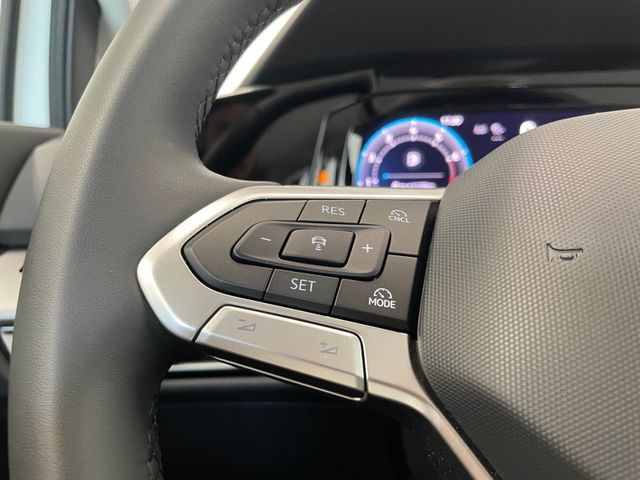 Golf VIII Life 1.5 TSI LED KAM SHZ ACC