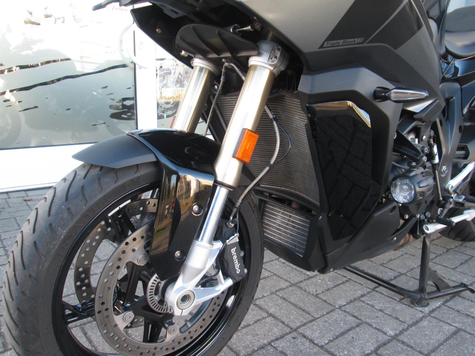 BMW S 1000 XR / Triple Black / Tiefer 81 cm SH/ LED