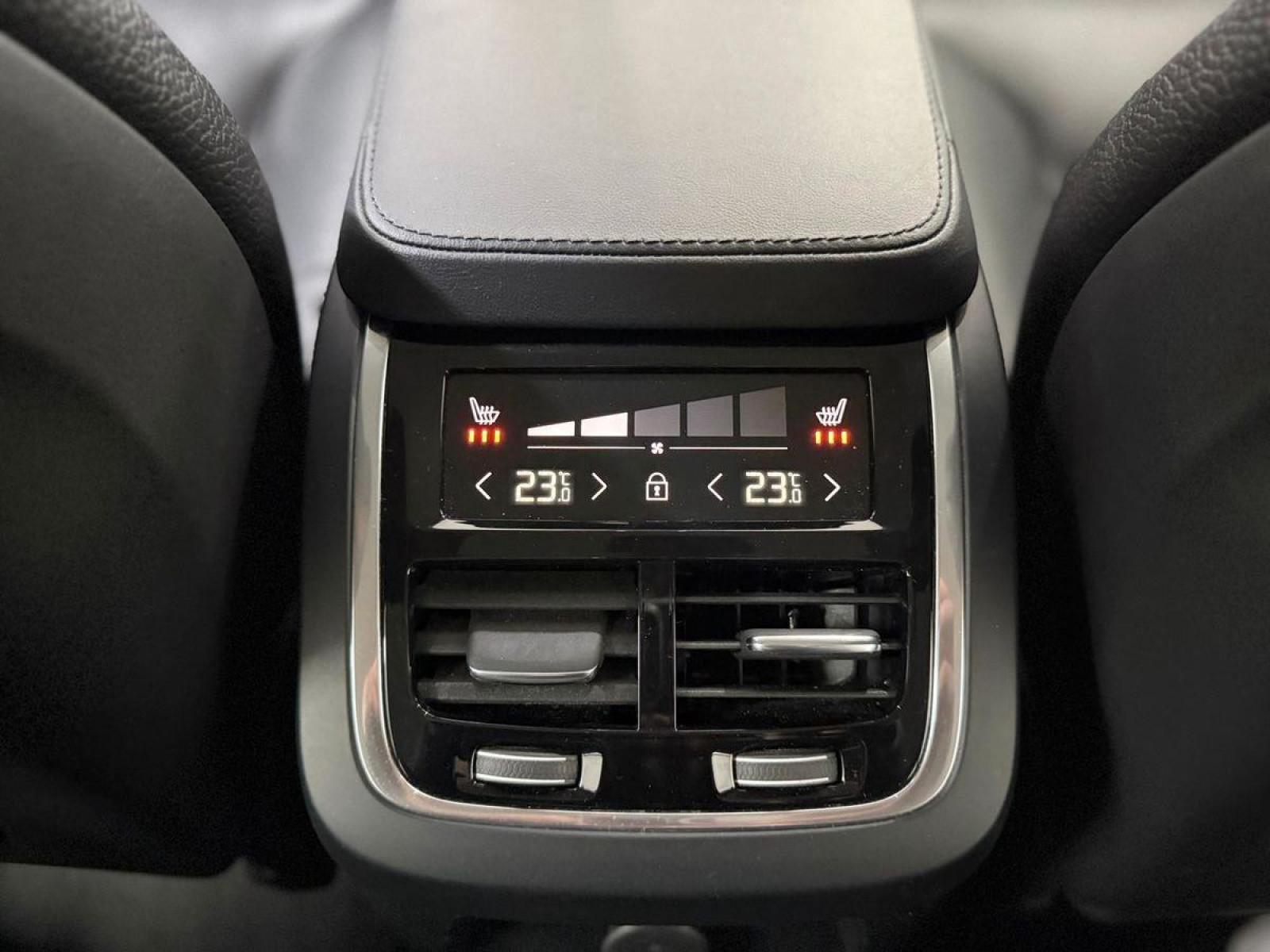 Volvo XC90 T8 Plug-In Hybrid AWD 1.Hand|7 Sitze|Leder