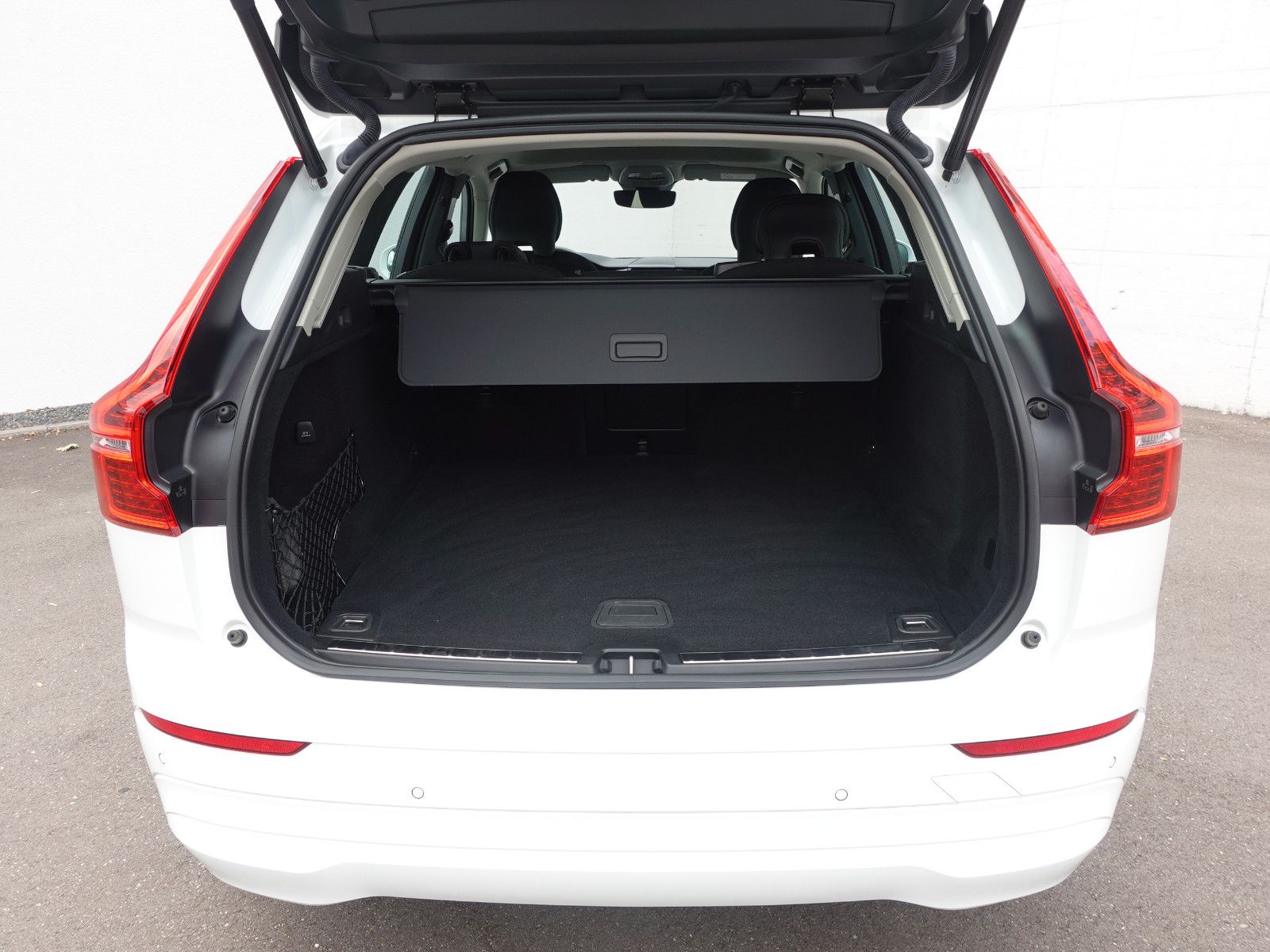 Fahrzeugabbildung Volvo XC60 Momentum Pro 2WD AUTOMATIK,Sitzhz,18"Alu,PP