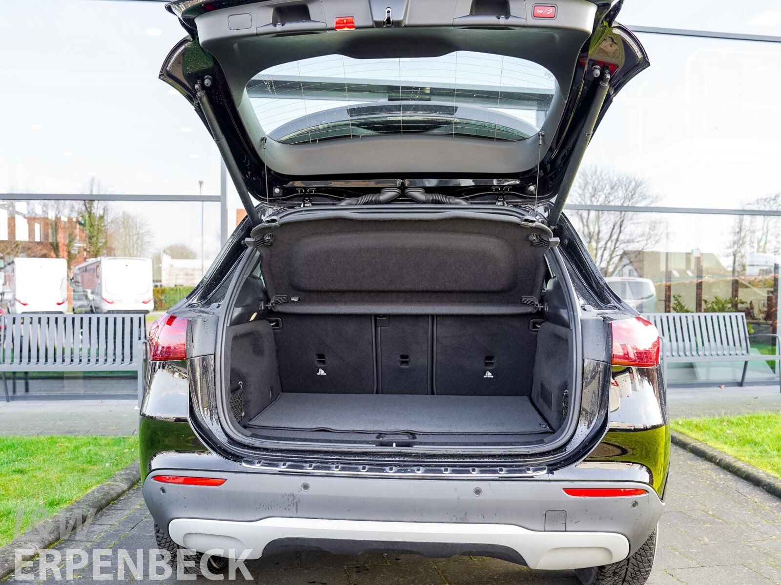 Fahrzeugabbildung Mercedes-Benz GLA 200 7G Kamera MBUX-Premium el.Heckklappe SHZ