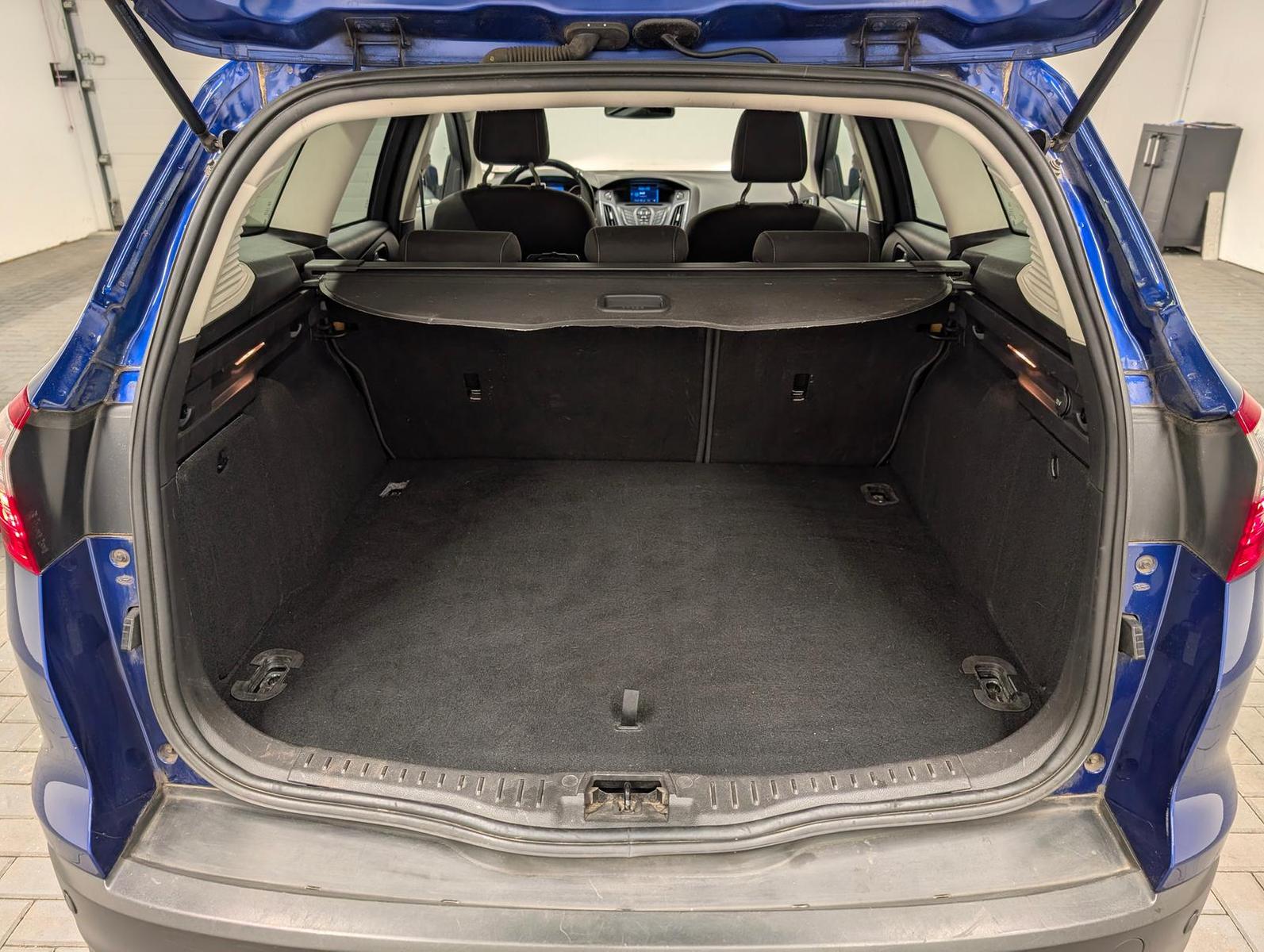 Ford Focus 2013 — photo 9