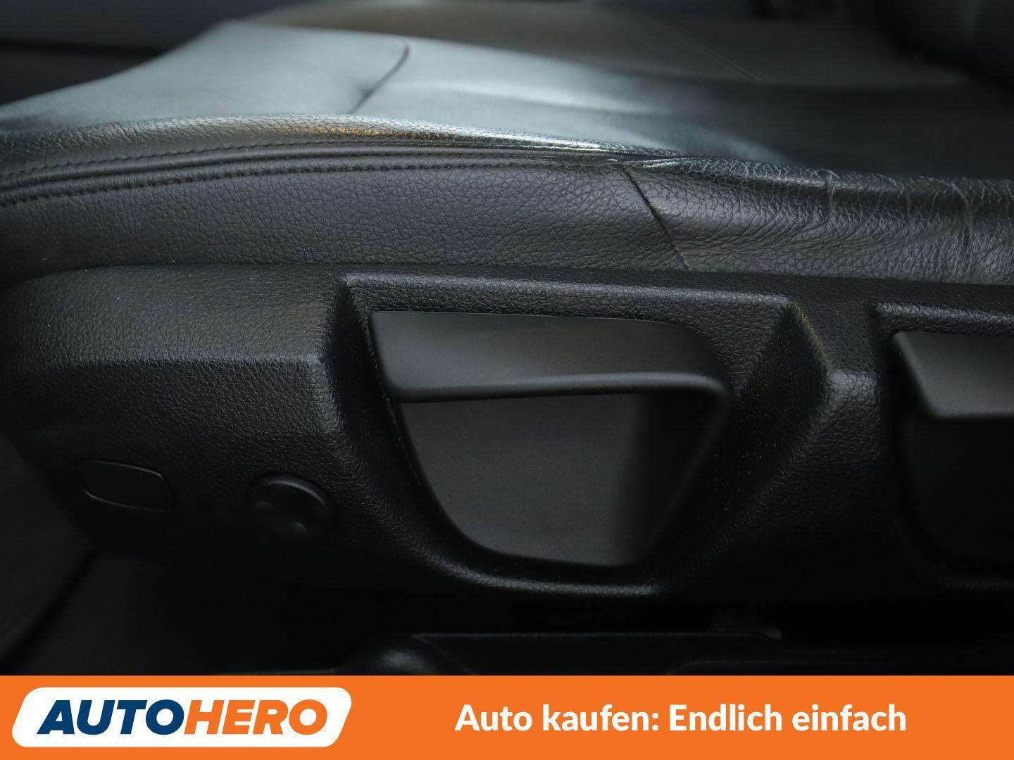 BMW 320i Luxury Line Aut.*NAVI*LED*TEMPO*PDC*SHZ*