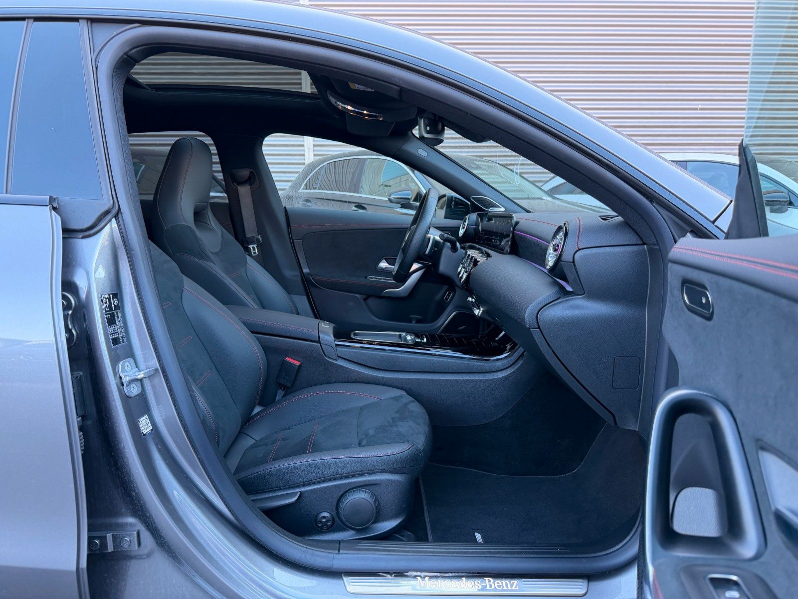 Fahrzeugabbildung Mercedes-Benz CLA 180 SB AMG+Pano+Burm+Distr+360+Night