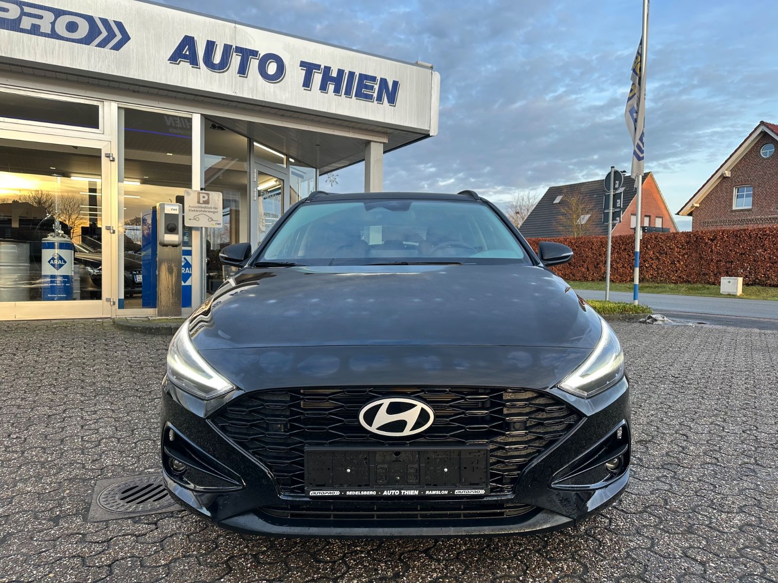 Fahrzeugabbildung Hyundai i30 Kombi 1.5 T-GDI Go DCT NAVI/LED/PDC/SHZ/VIRT