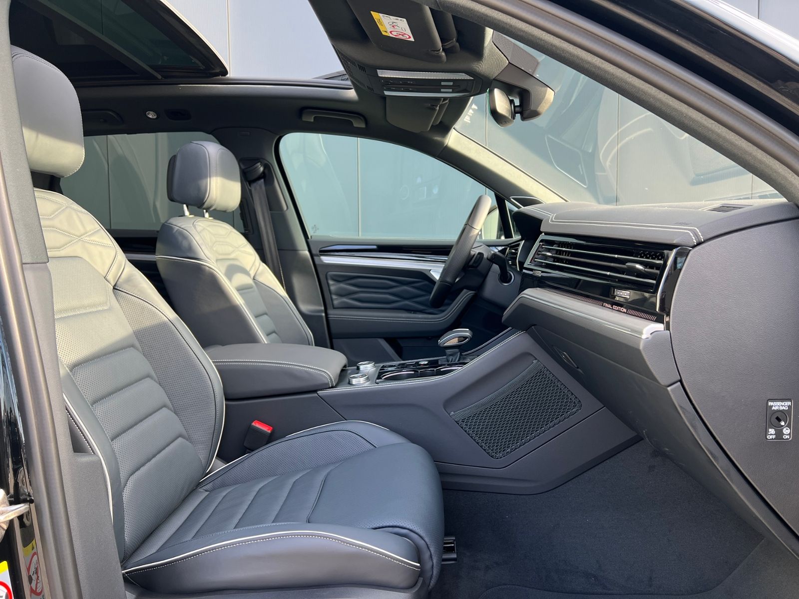 Fahrzeugabbildung Volkswagen Touareg R-Line FINAL EDITION V6 TDI SCR 4MOTION