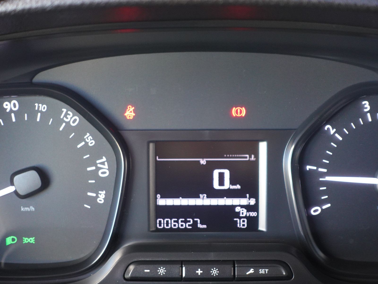 Fahrzeugabbildung Opel Vivaro Cargo 1.5 D Edition M  Klima, Allwetter