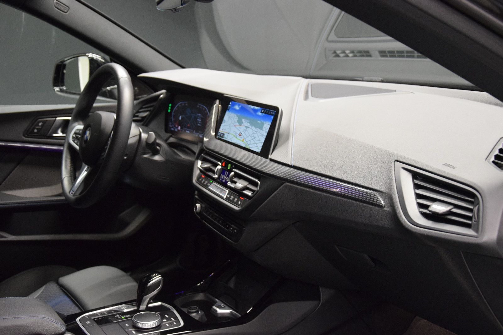 Fahrzeugabbildung BMW 218 i Gran Coupé M Sport H&k Leder Kamera ACC