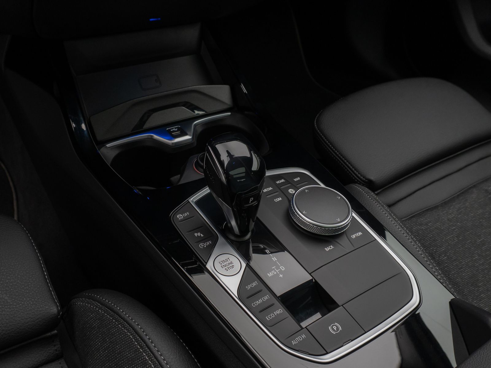 Fahrzeugabbildung BMW 220i Gran Coupé xD Sport Line HUD DAB Panorama