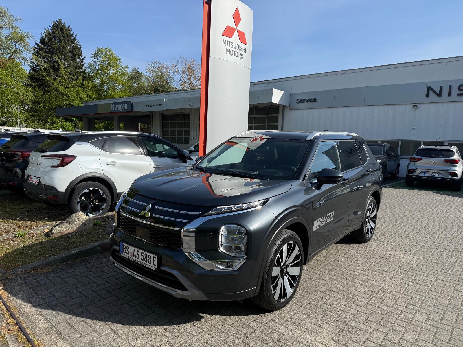 Mitsubishi Outlander 2.4 4WD Plug-In Hybrid Top *LED,YAMAHA