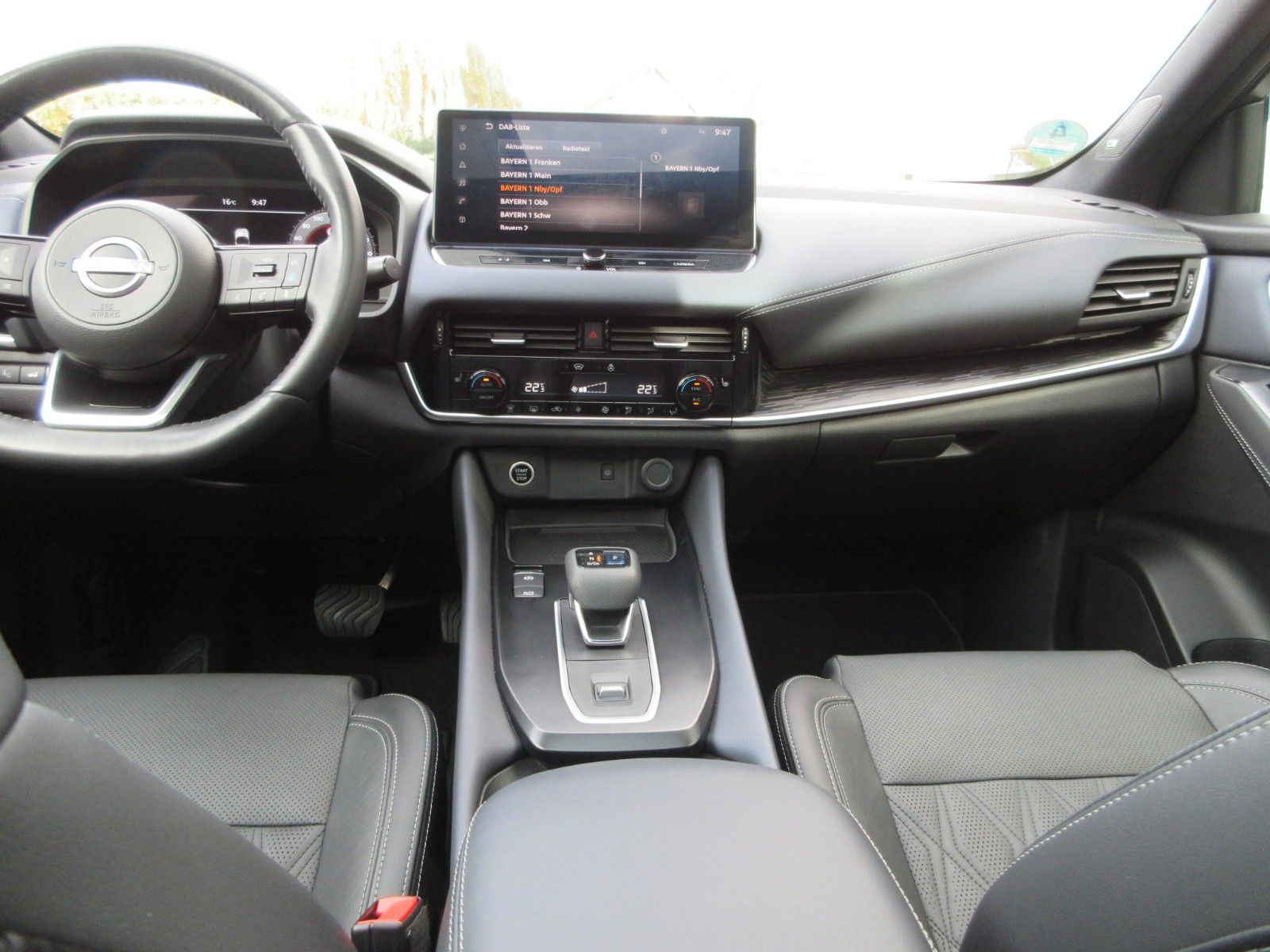 Fahrzeugabbildung Nissan Qashqai 1.3 Xtronic Automatik | Tekna+